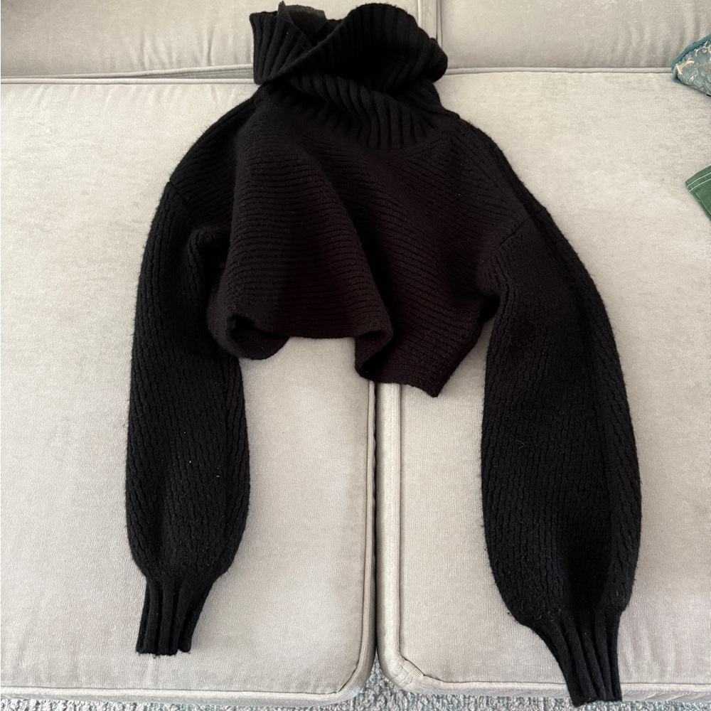 Revolve Safia Peek A Boo in Black Cropped Sweater Micheal Costello - Picture 5 of 7